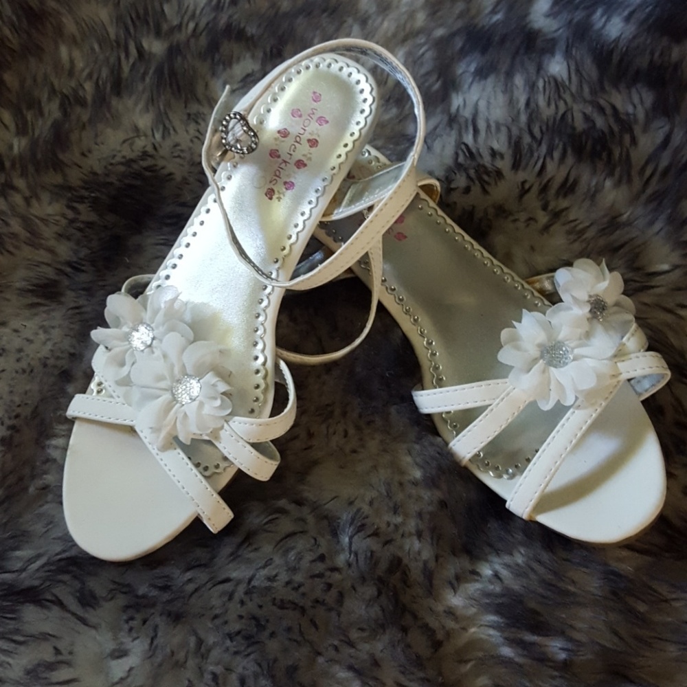 Wonderkids shoes sandals with small heel